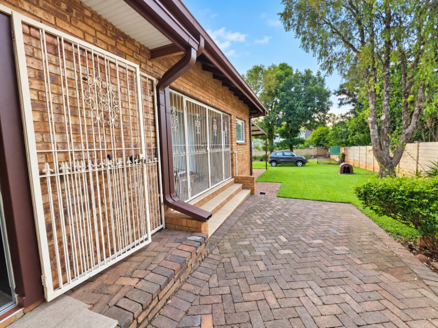 4 Bedroom Property for Sale in Wilkoppies North West